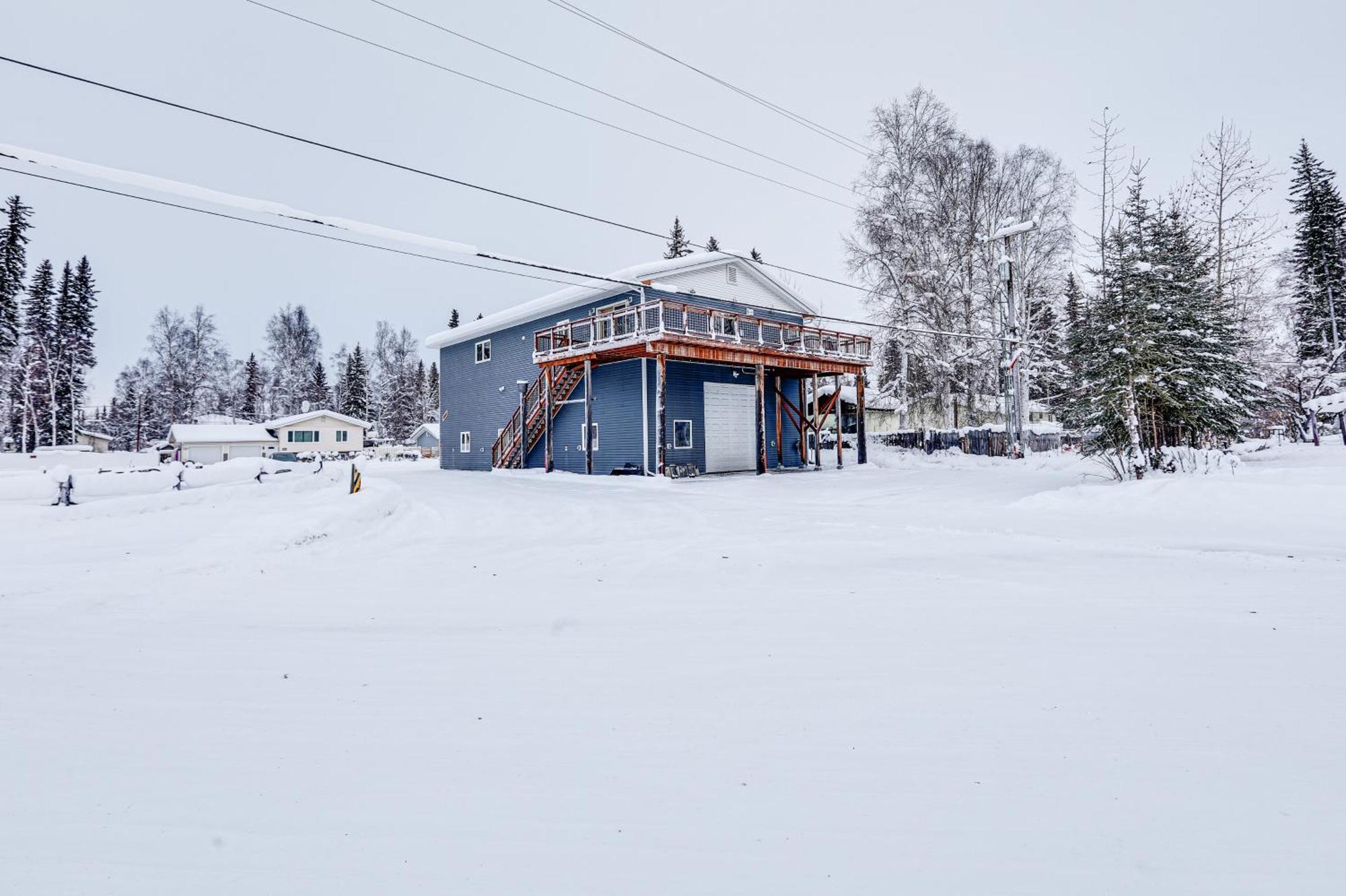 Family-Friendly Fairbanks Home Chena River Access Bagian luar foto